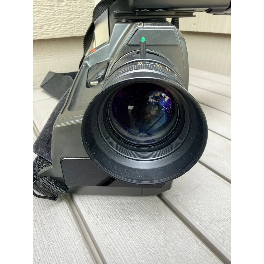 GE VHS Camcorder CG-9810 HQ Movie Video System with Case and Manual Vintage